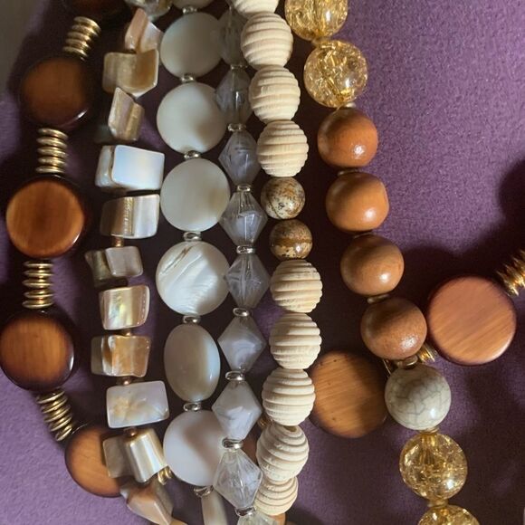 Stone/Shell Necklace  - Picture 2 of 6